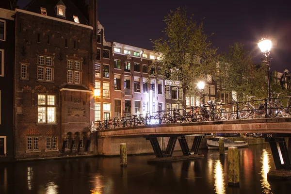 Amsterdam ulice v noci — Stock fotografie