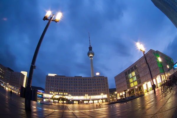 亚历山大广场黄昏在柏林，德国 — 图库照片