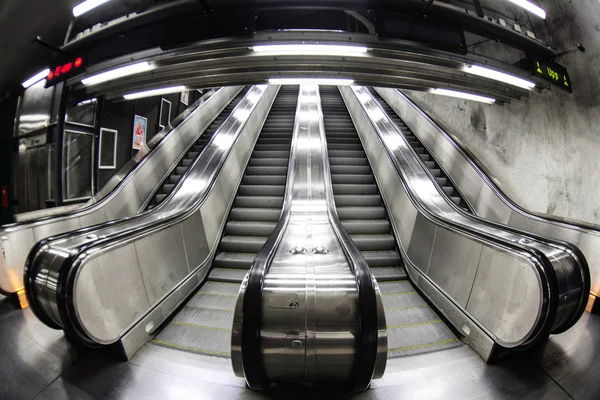 Escaleras eléctricas en Estocolmo metro —  Fotos de Stock