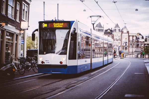 Straßenbahn in der Innenstadt — Stockfoto