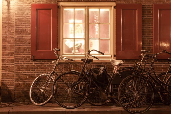 Amsterdam Street à noite — Fotografia de Stock