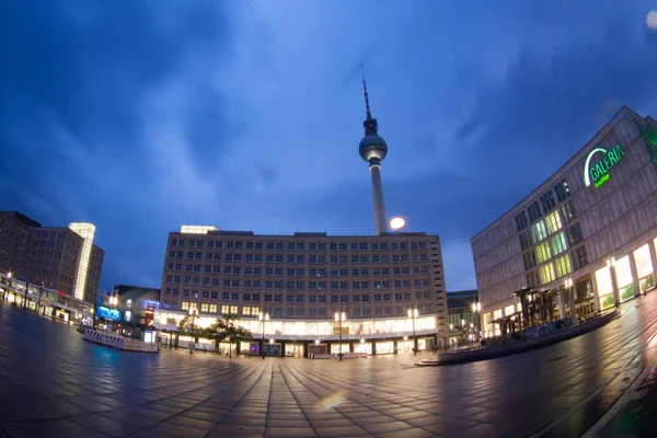 Πλατεία Alexanderplatz σούρουπο. — Φωτογραφία Αρχείου