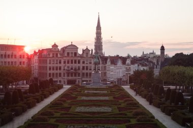 Mont des Arts Brüksel Cityscape alacakaranlıkta