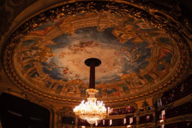 La Monnaie Opera Belçika oditoryum içinde