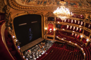La Monnaie Opera Belçika oditoryum içinde