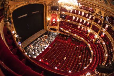 La Monnaie Opera Belçika oditoryum içinde