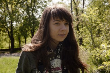 açık havada doğa güzel bahar genç kadının.