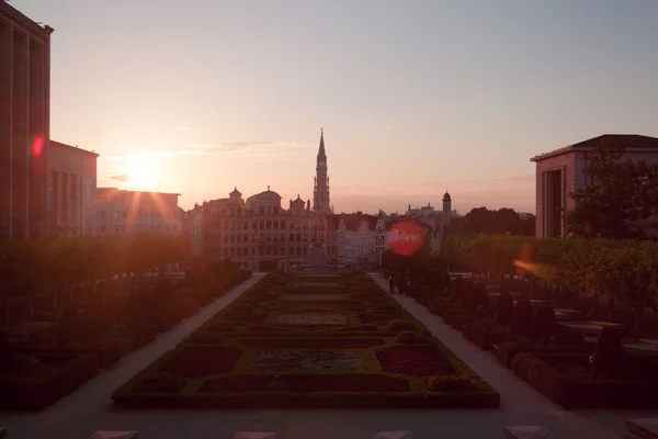 Cityscape of Brussels from Mont des Arts at dusk — Stock Photo, Image