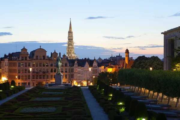 Cityscape of Brussels from Mont des Arts at dusk — Stock Photo, Image