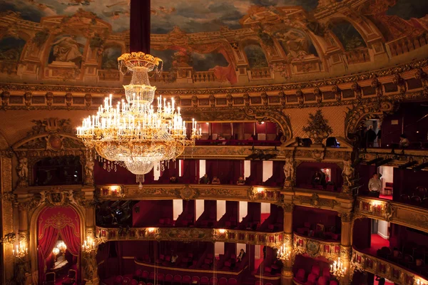 Dentro do auditório da Ópera La Monnaie da Bélgica — Fotografia de Stock