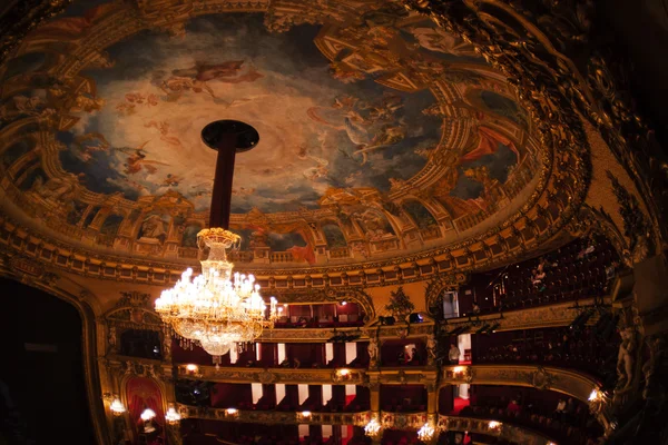 La Monnaie Opera Belçika oditoryum içinde — Stok fotoğraf