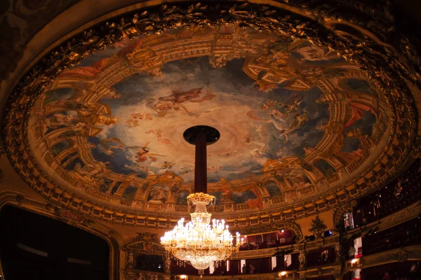 Dentro do auditório da Ópera La Monnaie da Bélgica — Fotografia de Stock