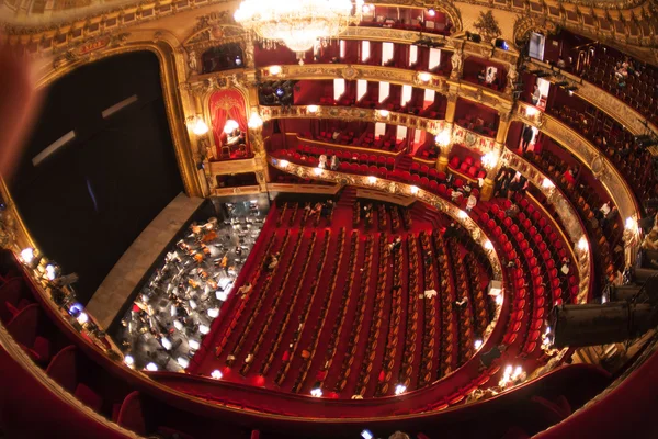 A l'intérieur de l'auditorium de l'Opéra de la Monnaie de Belgique — Photo