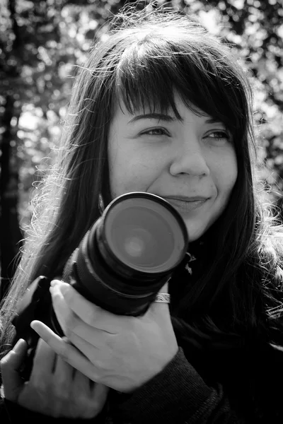 Young woman photographer. — Stock Photo, Image