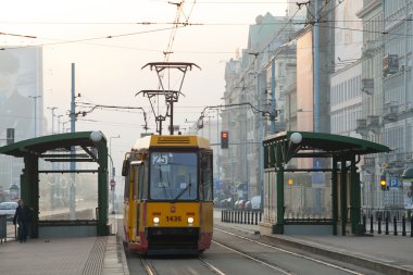 Varşova, Polonya - 5 Mayıs: Varşova toplu taşıma. Eski Tramvayda 5 Mayıs 2015, Varşova, Polonya