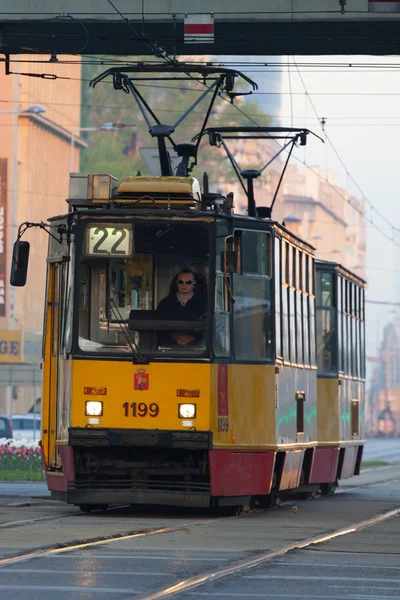 Warszawa, Polska - 5 maja: Warszawskiej komunikacji miejskiej. Zabytkowy tramwaj na 5 maja 2015, Warshaw, Polska — Zdjęcie stockowe