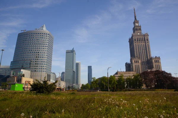 Arquitectura moderna en Varsovia centro . — Foto de Stock