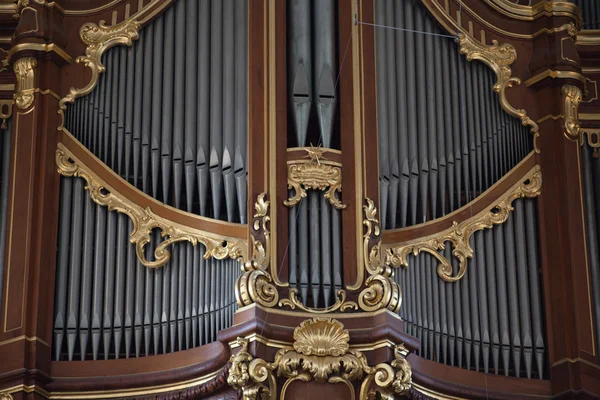 Grote kerk orgel in Hamburg, Duitsland. — Stockfoto