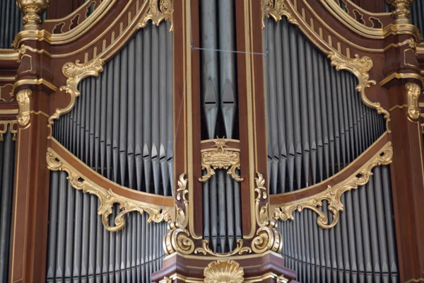 Grande órgão da igreja em Hamburgo, Alemanha . — Fotografia de Stock