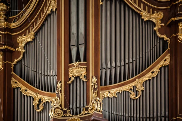 O órgão na igreja de St. Michaelis em Hamburgo, Alemanha . — Fotografia de Stock