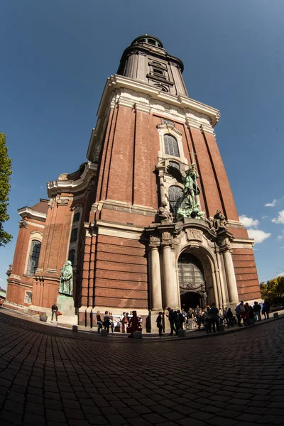 St. michael's church - hamburg viktiga landmärken — Stockfoto