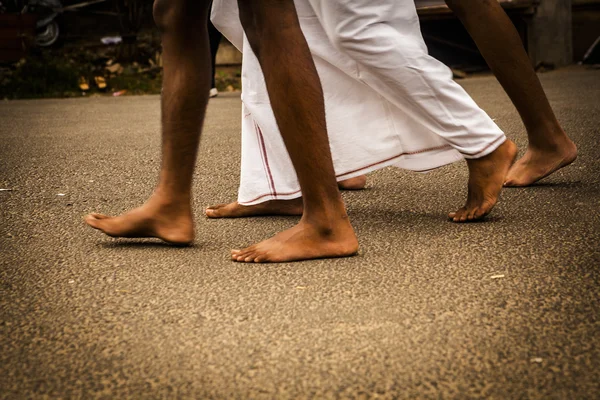 Stopy indyjski człowieka w tradycyjne stroje — Zdjęcie stockowe