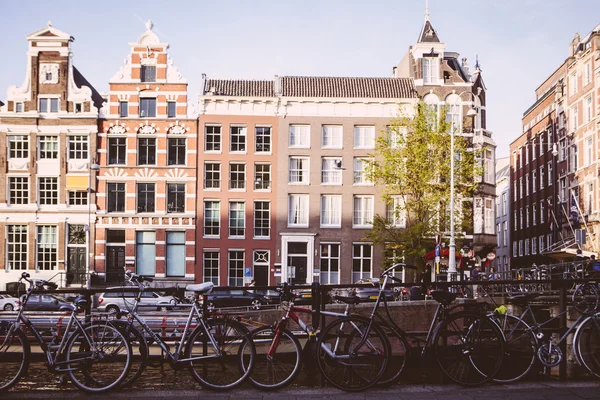 Amsterdam'da Bisiklet — Stok fotoğraf