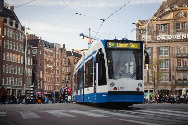 Tramwaje w centrum Amsterdamu — Zdjęcie stockowe