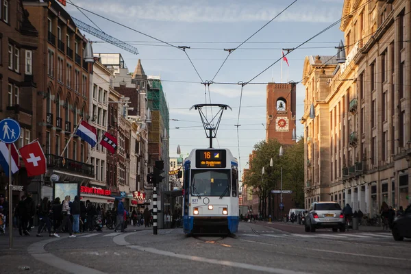 Tram uitgevoerd in het Amsterdam city centre — Stockfoto