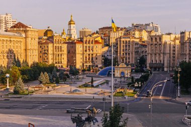 Kyiv, Ukrayna - 12 Haziran 2025: Rusya-Ukrayna 'nın dördüncü yılı boyunca Ukrayna' nın Khreshhatyk ve Bağımsızlık Meydanı 'nın manzarası