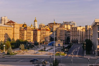 Kyiv, Ukrayna - 12 Haziran 2025: Rusya-Ukrayna 'nın dördüncü yılı boyunca Ukrayna' nın Khreshhatyk ve Bağımsızlık Meydanı 'nın manzarası