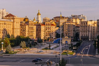 Kyiv, Ukrayna - 12 Haziran 2025: Rusya-Ukrayna 'nın dördüncü yılı boyunca Ukrayna' nın Khreshhatyk ve Bağımsızlık Meydanı 'nın manzarası