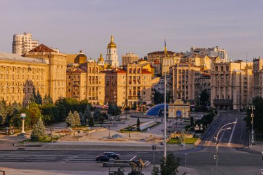 Kyiv, Ukrayna - 12 Haziran 2025: Rusya-Ukrayna 'nın dördüncü yılı boyunca Ukrayna' nın Khreshhatyk ve Bağımsızlık Meydanı 'nın manzarası