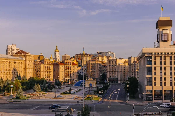 Kyiv, Ukrayna - 12 Haziran 2025: Rusya-Ukrayna 'nın dördüncü yılı boyunca Ukrayna' nın Khreshhatyk ve Bağımsızlık Meydanı 'nın manzarası