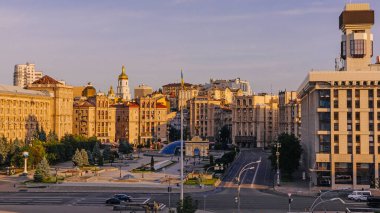 Kyiv, Ukrayna - 12 Haziran 2025: Rusya-Ukrayna 'nın dördüncü yılı boyunca Ukrayna' nın Khreshhatyk ve Bağımsızlık Meydanı 'nın manzarası