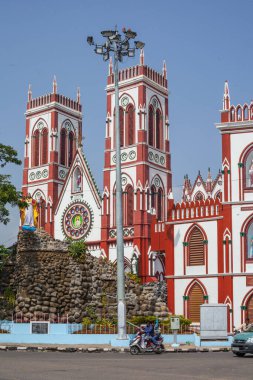 Pondicherry, Puducherry, 15 Ocak 2015: İsa 'nın Kutsal Yüreği Kilisesi Bazilikası' nın dış görünüşü, Hindistan 