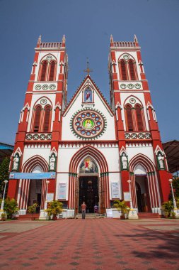 Pondicherry, Puducherry, 15 Ocak 2015: İsa 'nın Kutsal Yüreği Kilisesi Bazilikası' nın dış görünüşü, Hindistan 
