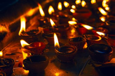 meenakshi hindu Tapınağı madurai, tamil nadu içinde mumlar