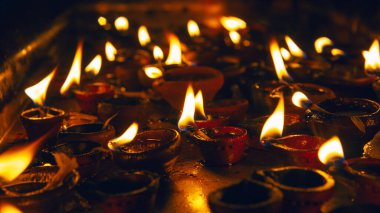 meenakshi hindu Tapınağı madurai, tamil nadu içinde mumlar