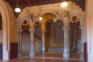 Comillas, İspanya - 21 Temmuz 2025: Üniversite Merkezi veya Comillas Pontifical Üniversitesi veya Universidad Pontificia Comillas şehrinin ana üniversitesidir.