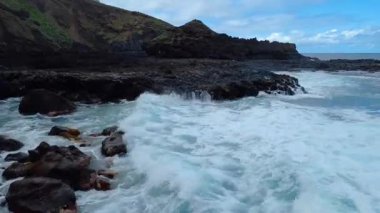 İspanya, Canarias 'taki La Palma adasında Atlantik Okyanusu' nun güzel sahil şeridi