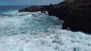 İspanya, Canarias 'taki La Palma adasında Atlantik Okyanusu' nun güzel sahil şeridi