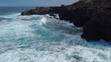 İspanya, Canarias 'taki La Palma adasında Atlantik Okyanusu' nun güzel sahil şeridi