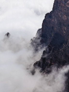 Caldera de Taburiente Ulusal Parkı güzel bulutlu havada, La Palma Adası, Kanarya Adaları, İspanya, Avrupa.