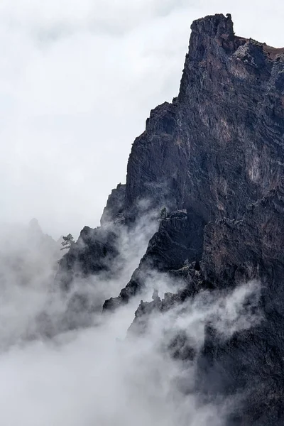 Caldera de Taburiente Ulusal Parkı güzel bulutlu havada, La Palma Adası, Kanarya Adaları, İspanya, Avrupa.