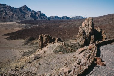 Teide Ulusal Parkı, Tenerife, Kanarya Adaları, İspanya 'da güzel volkanik kayalar ve çöl