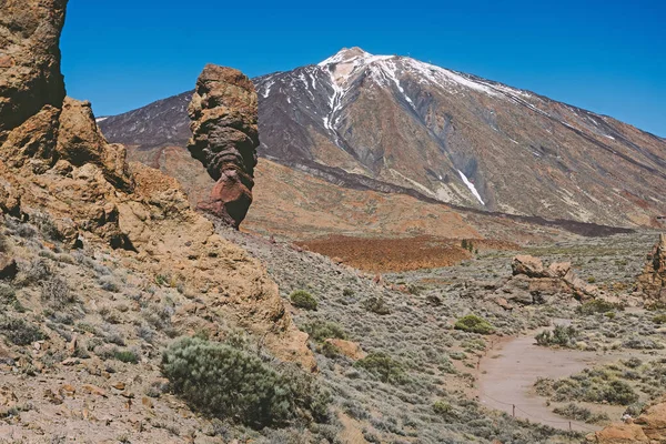 Teide Ulusal Parkı, Tenerife, Kanarya Adaları, İspanya 'da güzel volkanik kayalar ve çöl
