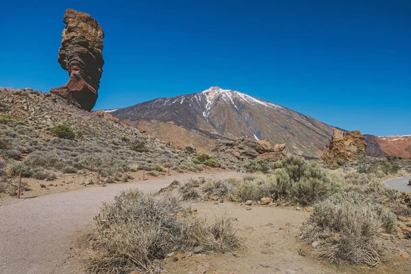 Teide Ulusal Parkı, Tenerife, Kanarya Adaları, İspanya 'da güzel volkanik kayalar ve çöl