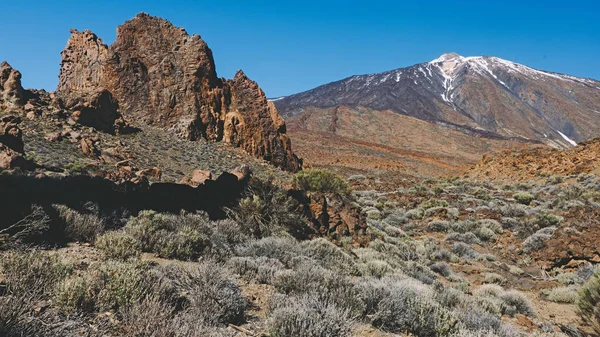 Teide Ulusal Parkı, Tenerife, Kanarya Adaları, İspanya 'da güzel volkanik kayalar ve çöl