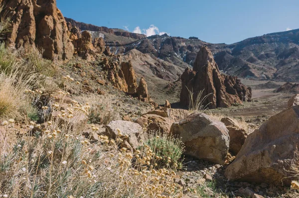 Teide Ulusal Parkı, Tenerife, Kanarya Adaları, İspanya 'da güzel volkanik kayalar ve çöl